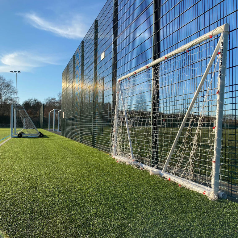Meta de fútbol plegable de Q-FOLD 5 x 2m