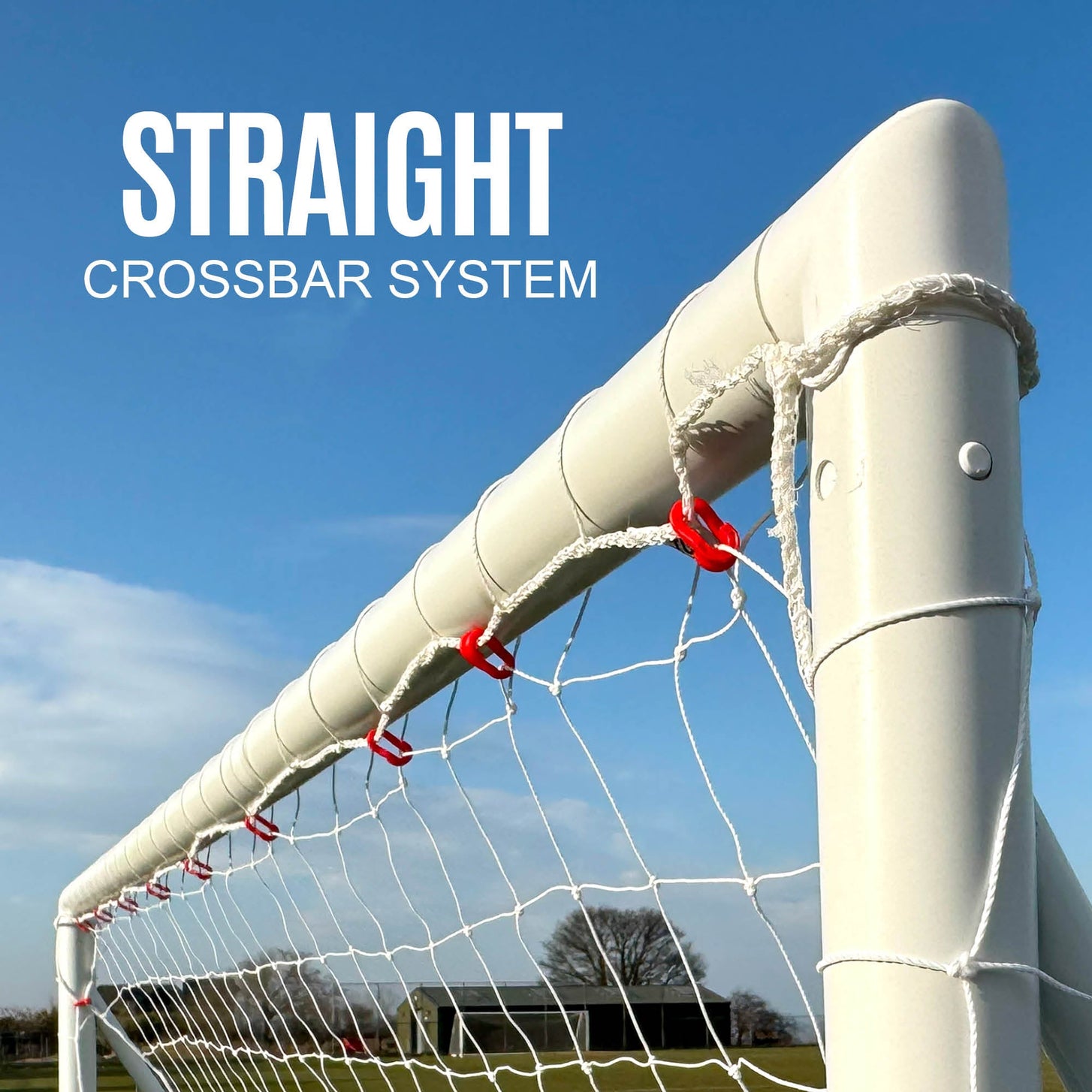 Larguero de la portería de fútbol Q-FOLD 240 x 150 cm en contrapicado, con ganchos rojos a lo largo, con el texto "straight crossbar system".
