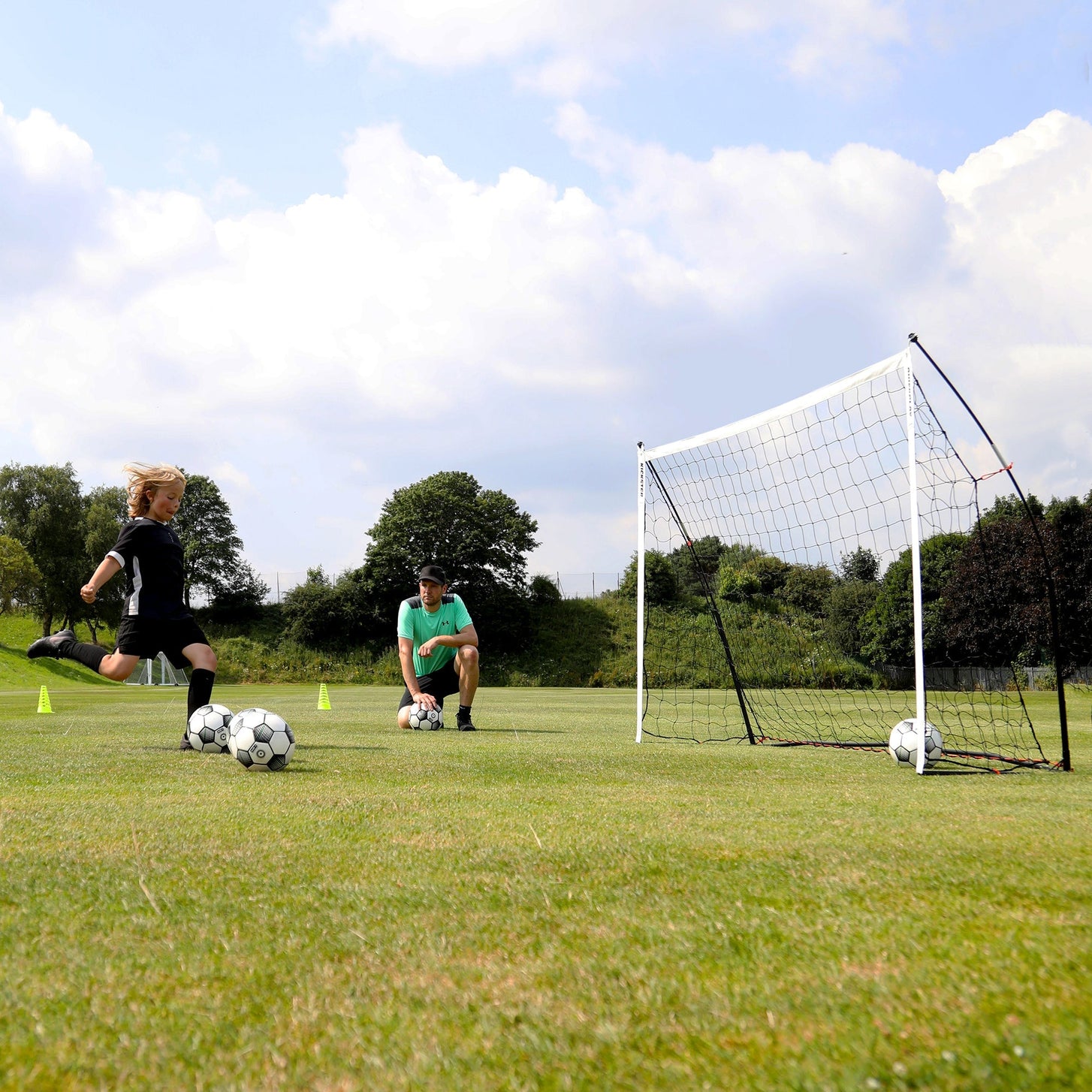 Portería de fútbol portátil KICKSTER 240 x 150 cm (amarilla)